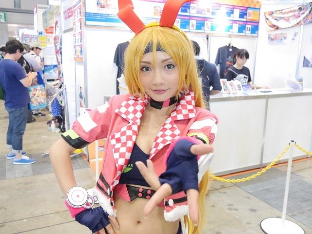 コミケ90を彩ったコンパニオン&コスプレイヤーを紹介!写真約80枚