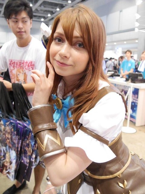 コミケ90を彩ったコンパニオン&コスプレイヤーを紹介!写真約80枚