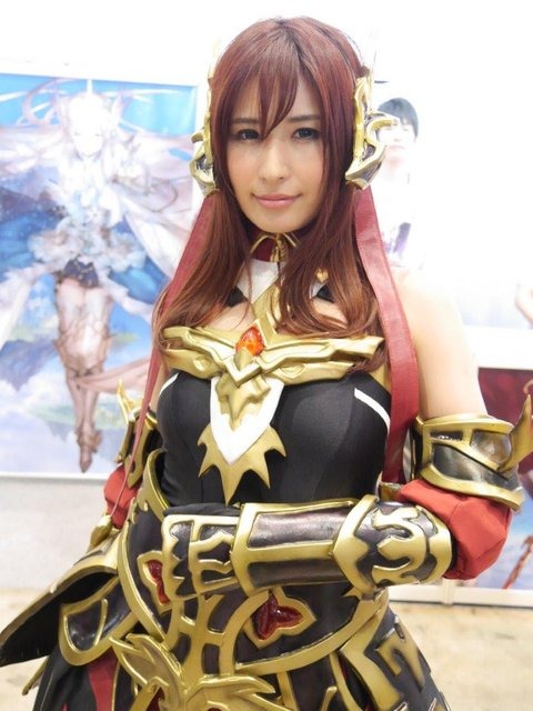 コミケ90を彩ったコンパニオン&コスプレイヤーを紹介!写真約80枚