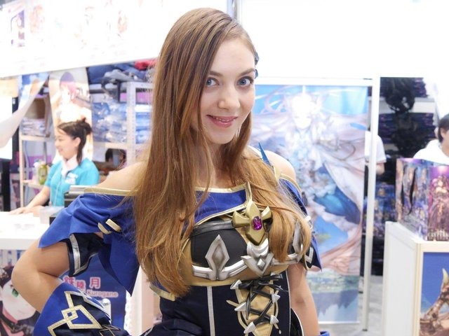 コミケ90を彩ったコンパニオン&コスプレイヤーを紹介!写真約80枚