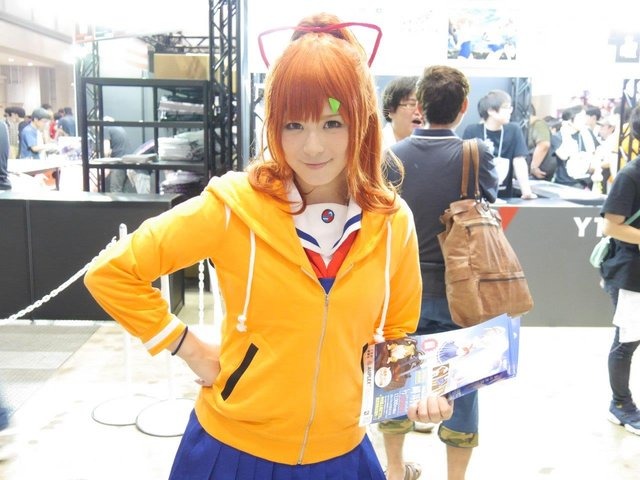 コミケ90を彩ったコンパニオン&コスプレイヤーを紹介!写真約80枚