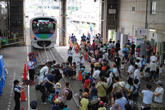 西武は今夏も南入曽車両基地の一般公開イベントを開催する。電車との綱引きなどの企画が行われる。