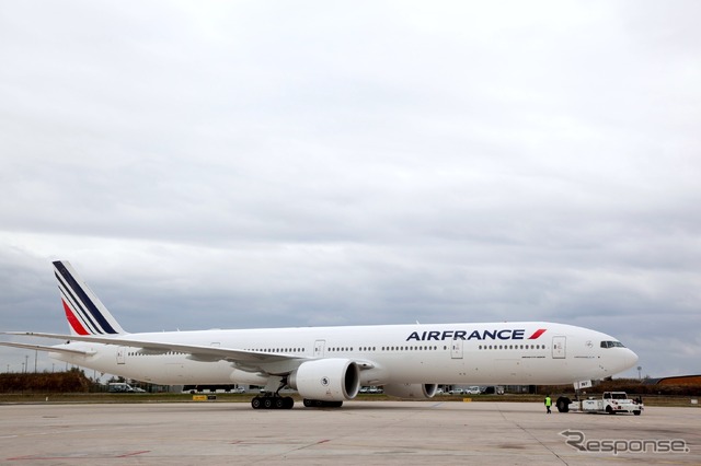 エールフランスのボーイング777-300ER（シャルル・ドゴール空港）