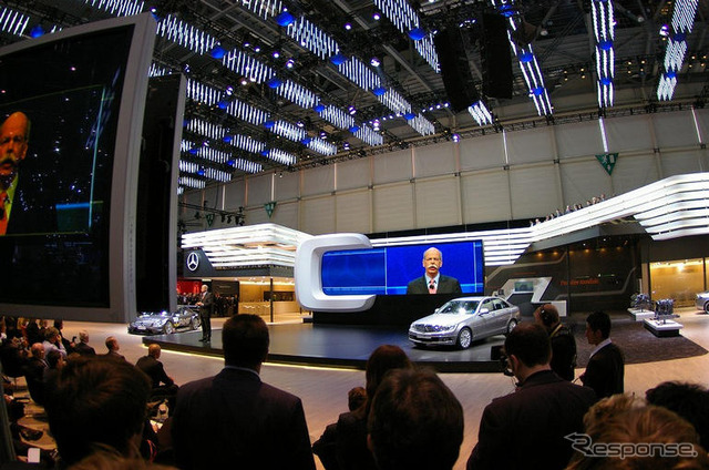 【ジュネーブモーターショー07】写真蔵…メルセデス Cクラス 新型ローンチ
