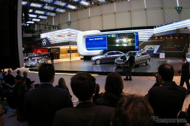 【ジュネーブモーターショー07】写真蔵…メルセデス Cクラス 新型ローンチ