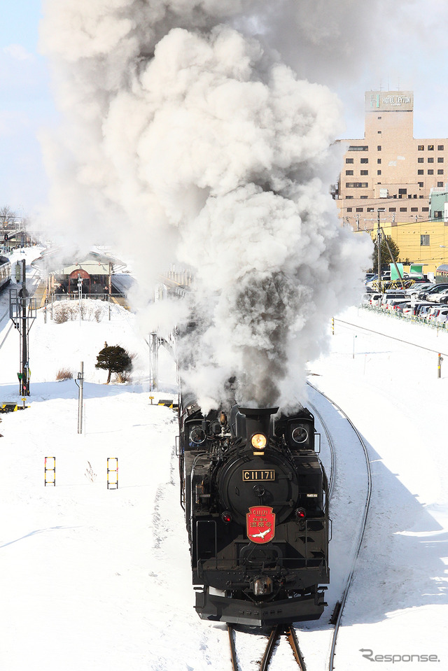 釧路駅を発つC11 171