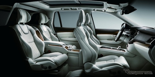 ボルボ XC90 T8ツインエンジン AWD エクセレンス