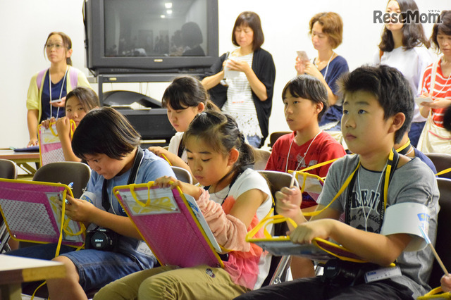 まるで本物の記者 <撮影:宮崎紘輔>