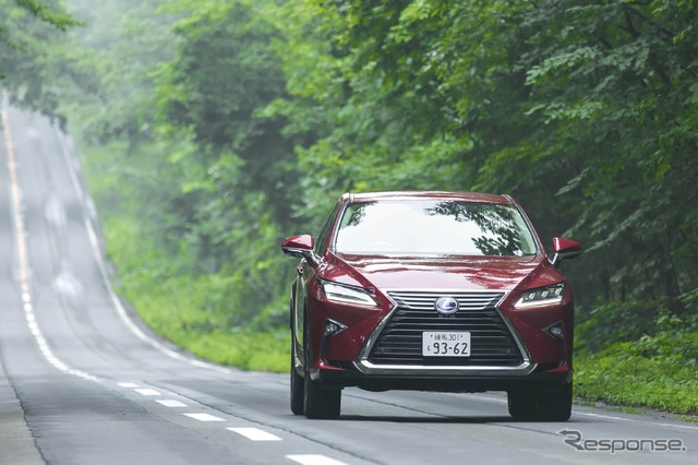 札幌と千歳間は高速道路もあるが、少し遠回りをして支笏湖経由のコースもドライブにはお勧めだ。(LEXUSで行く ネスレマッチプレーレクサス杯 サタデープロアマコンペ&観戦ツアー)