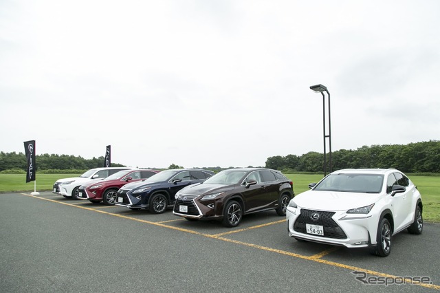 朝霧が涼しい翌朝10時過ぎ。参加者たちは、レクサス車を駆って、千歳市のザ・ノースカントリーゴルフクラブへ(LEXUSで行く ネスレマッチプレーレクサス杯 サタデープロアマコンペ&観戦ツアー)