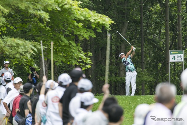 時松隆光プロは22歳、小田龍一プロ(写真)は39歳、賞金1億円をかけてマッチプレーを行う(LEXUSで行く ネスレマッチプレーレクサス杯 サタデープロアマコンペ&観戦ツアー)