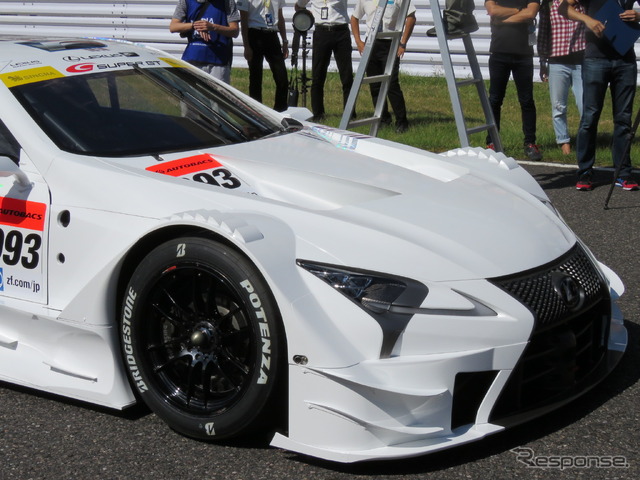 鈴鹿サーキットで公開されたレクサスの来季GT500クラス参戦車『LC500』。