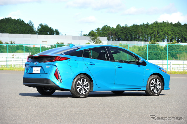 トヨタ プリウスPHV 新型