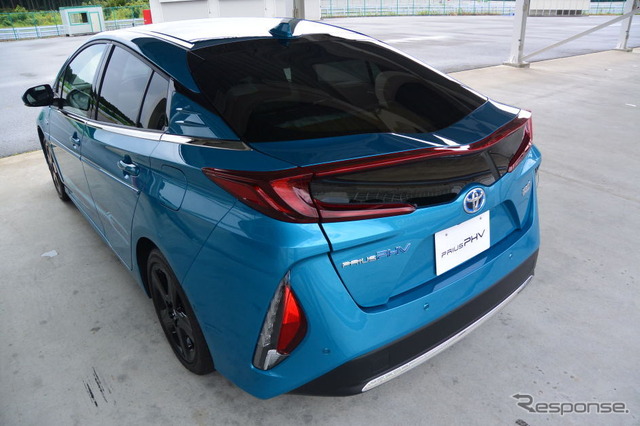 トヨタ自動車 新型プリウスPHV