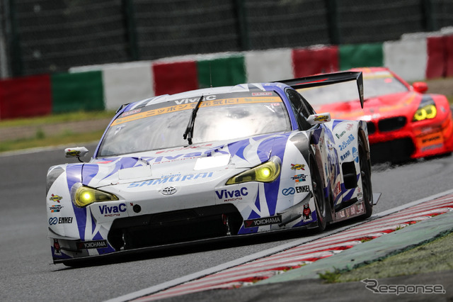 GT300クラス予選5位の#25 VivaC 86 MC。