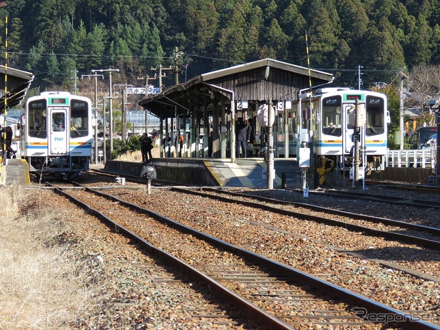 静岡の天浜線と台湾の集集線が姉妹協定を締結。切符の「無償交換」を実施する。写真は天浜線の天竜二俣駅。