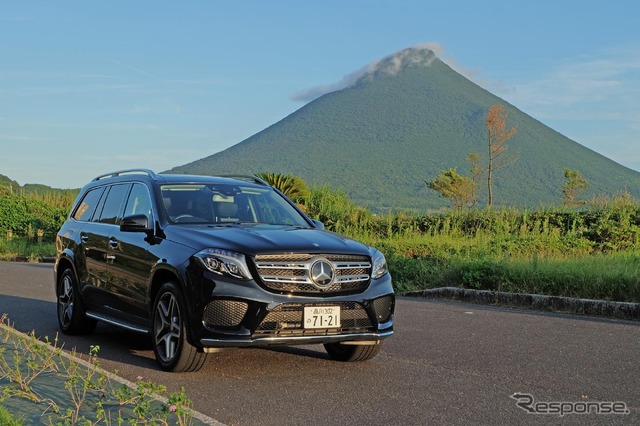 開聞岳とGLS350d。