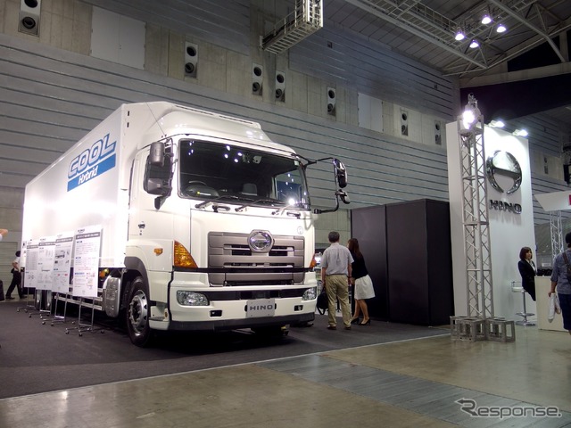 日野自動車(ジャパントラックショー16)
