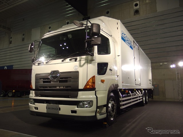 日野自動車(ジャパントラックショー16)