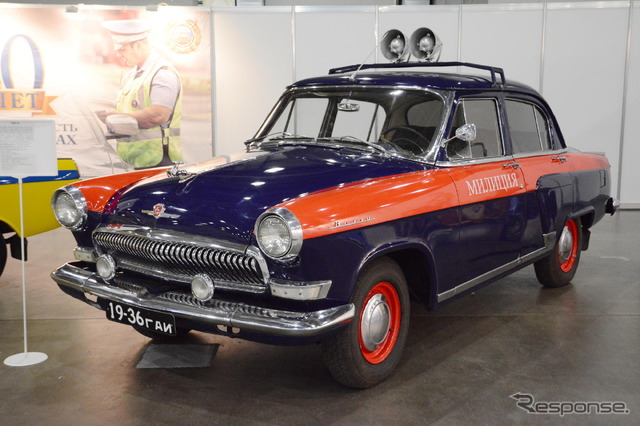 GAZ 21。GAZの乗用車は「ヴォルガ」の通称を持つ
