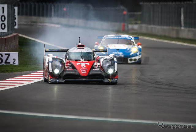 メキシコのコースを走るトヨタ TS050。
