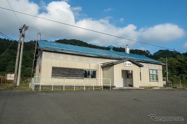 かつては私鉄の夕張鉄道との共同使用駅だった鹿ノ谷駅。