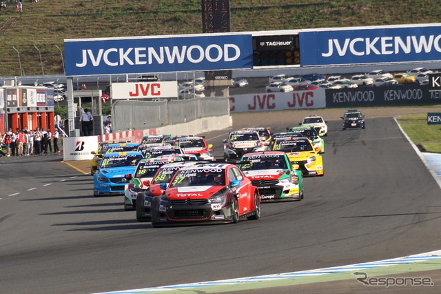 暫定ながらWTCC3年連続チャンピオンとなったホセ・マリア・ロペス