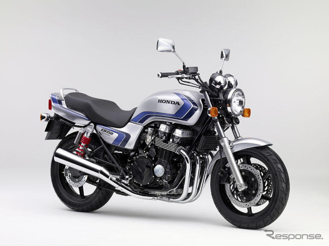 ホンダ、CB750 のデイトナレーサーレプリカを発売