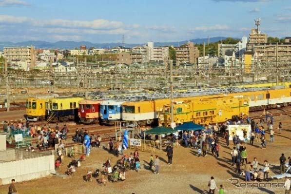 近鉄は恒例の「鉄道まつり」を五位堂検修車庫など3カ所で開催する。写真は昨年の五位堂で開催された「鉄道まつり」の様子。