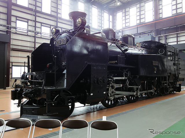 東武鉄道C11形207号機「火入れ式」(9月12日、南栗橋「SL検修庫」内)