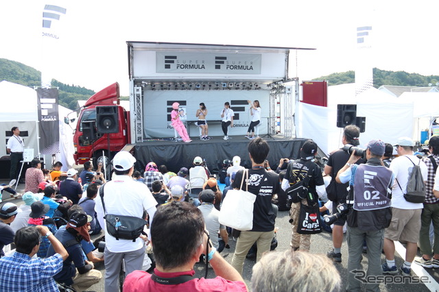スーパーフォーミュラ女子会トークショー