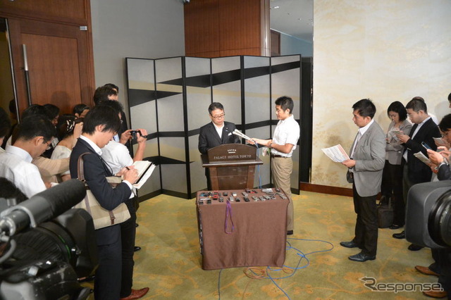 世耕弘成 経済産業相