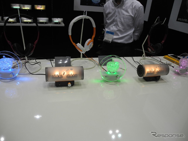 ハッピートークの「Artスピーカー Kage'e'」と「ヘッドホンアンプトルマリンゴ」