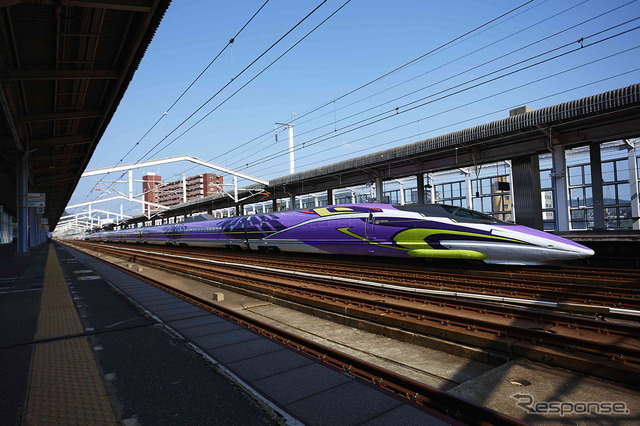 山陽新幹線「500 TYPE EVA」。運行期間を1年近く延長することが決まった。