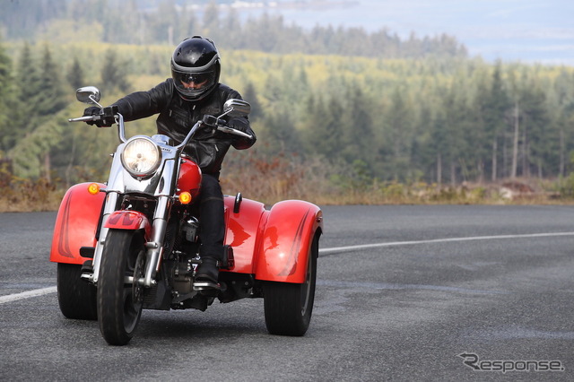 ストリップ仕様としたハーレーの新型トライク『FREE WHEELER(フリーウィーラー)』