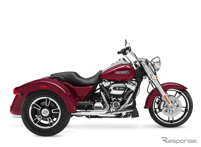 ストリップ仕様としたハーレーの新型トライク『FREE WHEELER(フリーウィーラー)』