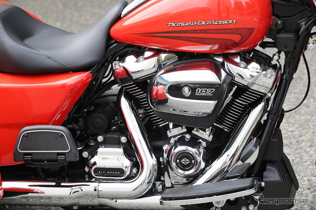 ストリップ仕様としたハーレーの新型トライク『FREE WHEELER(フリーウィーラー)』
