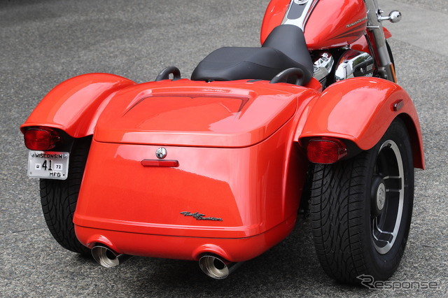 ストリップ仕様としたハーレーの新型トライク『FREE WHEELER(フリーウィーラー)』