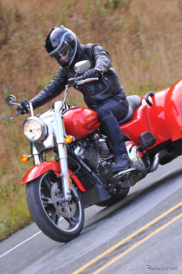 ストリップ仕様としたハーレーの新型トライク『FREE WHEELER(フリーウィーラー)』