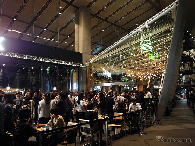 9月22日にオープンする Shake Shack 東京国際フォーラム店(写真は21日の前夜祭)