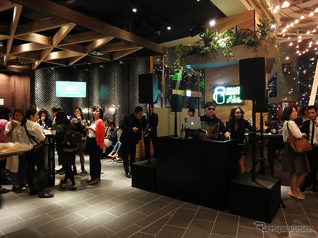 9月22日にオープンする Shake Shack 東京国際フォーラム店(写真は21日の前夜祭)