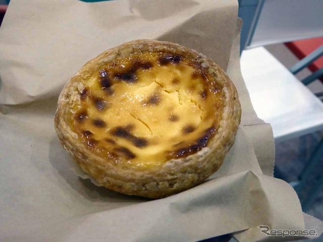 マカオのブースでは本場のエッグタルトが1個300円で食べられる