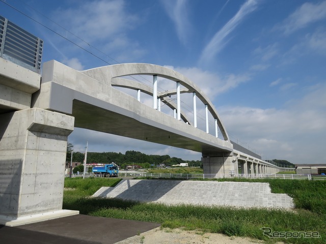 坂元駅:新駅の北側にある坂元川橋りょう。