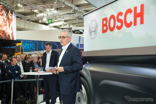 ボッシュの記者会見　source: IAA