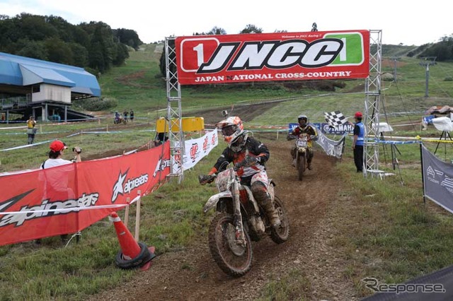 【JNCC 第8戦】台風の傷跡が残る秋晴れのシーサイドバレー［写真蔵］