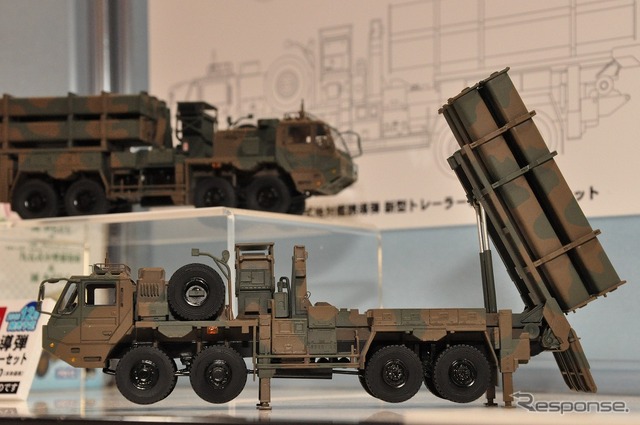 1/72 陸上自衛隊 12式地対艦誘導弾 新型トレーラー&キャニスターセット