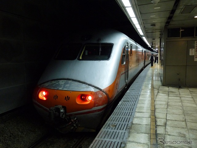 台鉄のE1000形。日本の特急列車に相当する自強号で運用されている。
