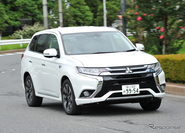 三菱 アウトランダーPHEV（参考画像）