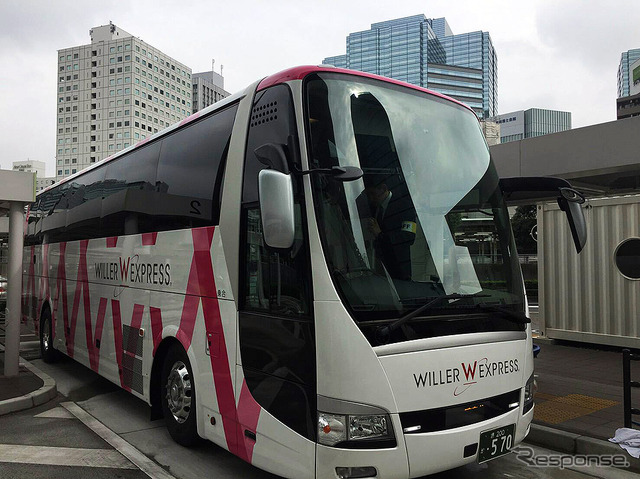 10月7日から関東～関西路線で走り出す WILLER EXPRESS JAPAN の新3列シート車両「Luxia」