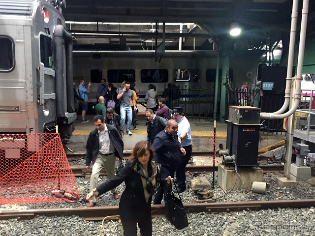 ホーボーケン駅列車衝突事故　